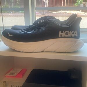 Hoka Arahi 7